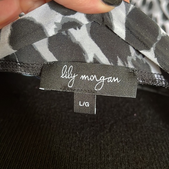 Lily Morgan Cold Shoulder Top - Picture 4 of 5